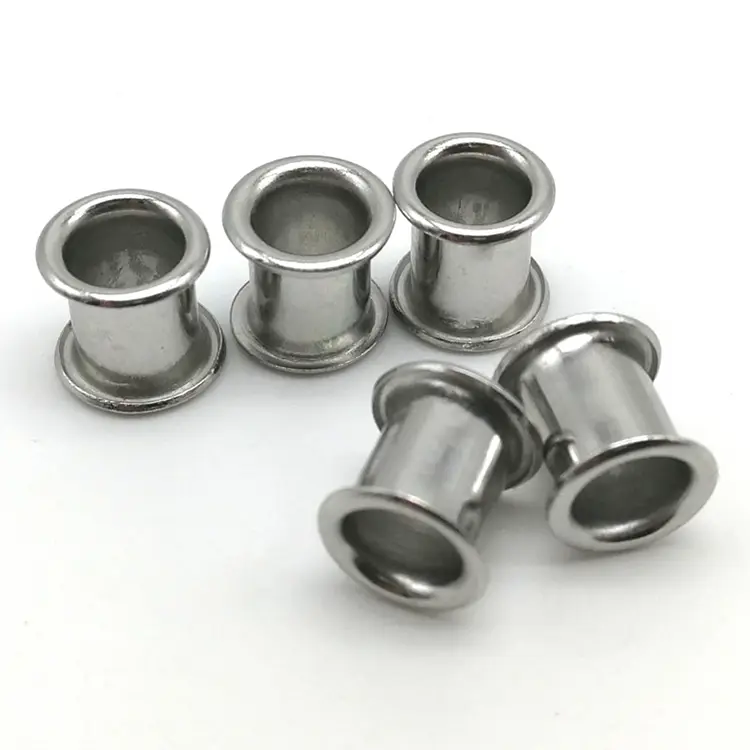 리벳과 슬릿 손톱의 차이